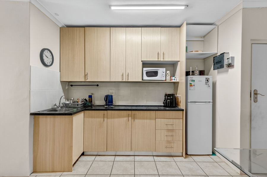 6 Bedroom Property for Sale in Olive Grove Western Cape